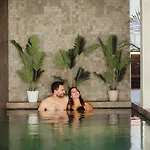 Golden Lakes Hotel 4*