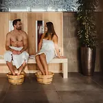 Golden Lakes Hotel 4*