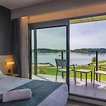 Hotel Golden Lakes