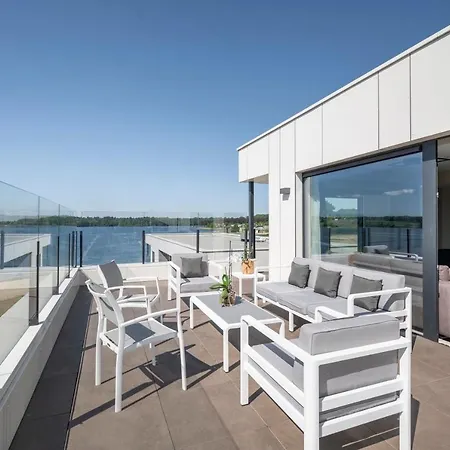 Golden Lakes Отель 4*