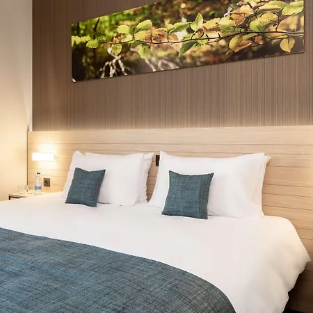 Отель Golden Lakes 4*