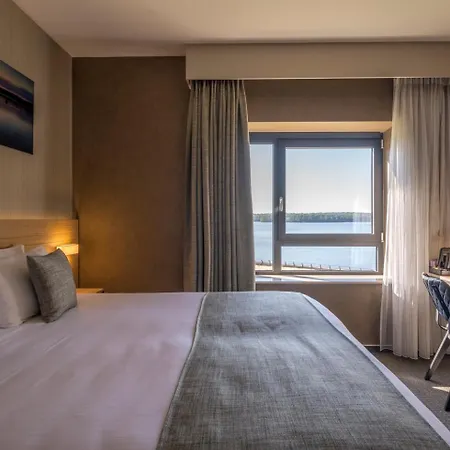 Hotel Golden Lakes 4*