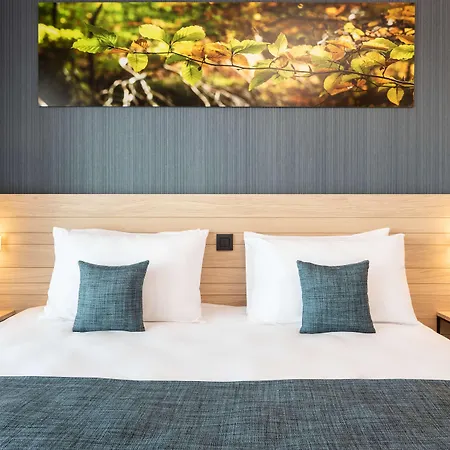 Western Golden Lakes Hotel 4*