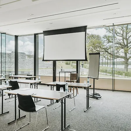 فندق Golden Lakes 4*