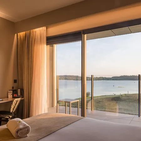 Golden Lakes فندق