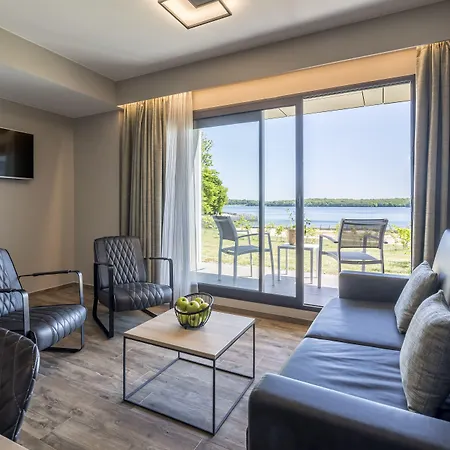 Golden Lakes 4*