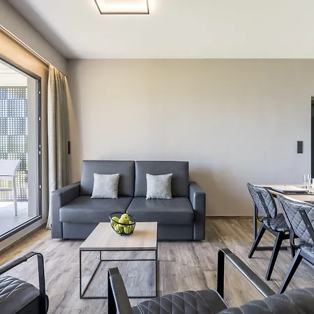 Golden Lakes فندق