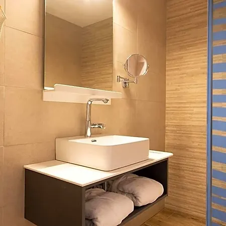 Golden Lakes 4*
