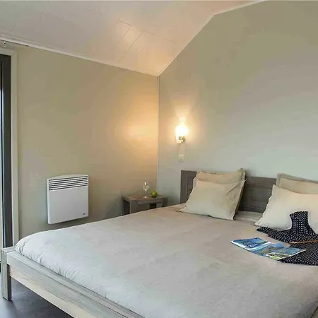 Golden Lakes فندق