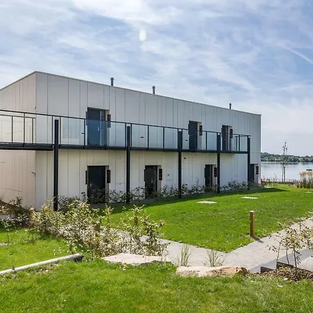 Golden Lakes Отель 4*