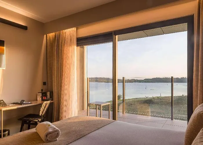 Golden Lakes Hotel Boussu-lez-Walcourt